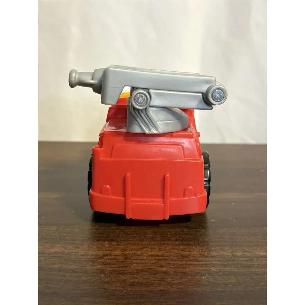 Fisher Price Little People to The Rescue Fire Truck